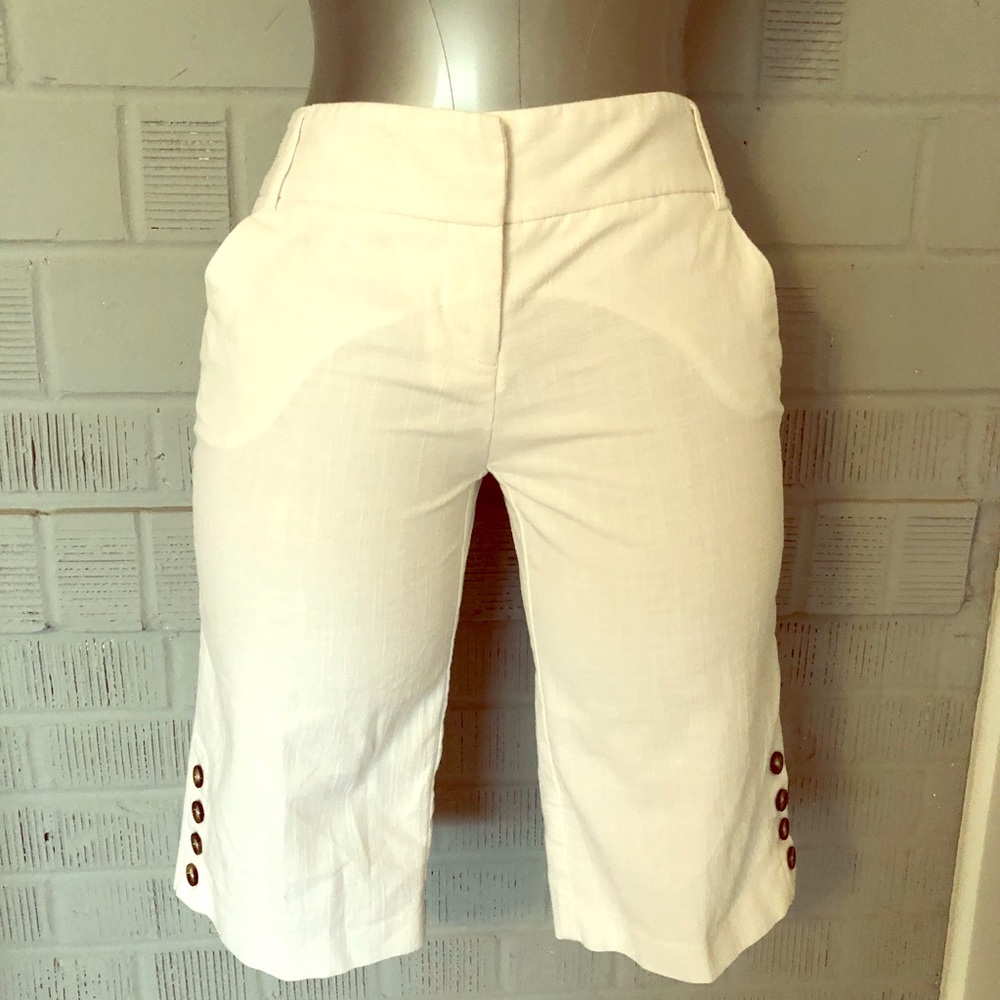 Cute long white shorts by IZbyer size 3